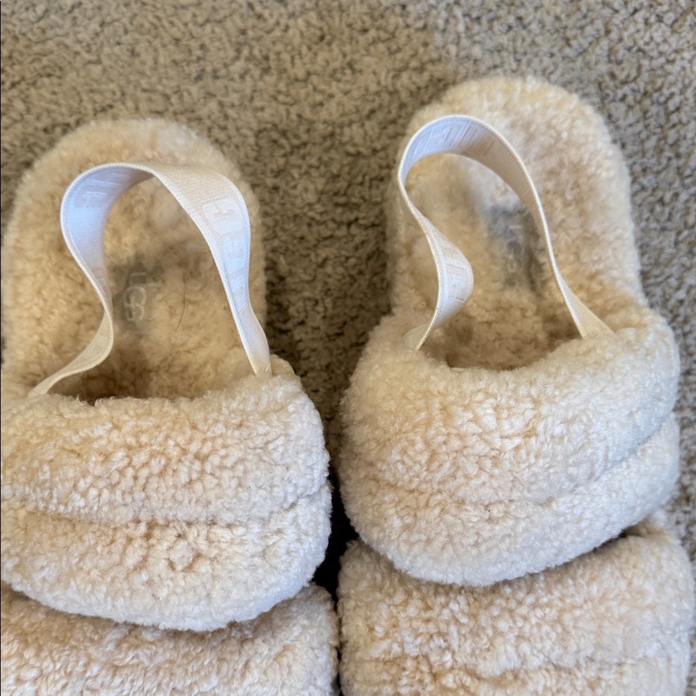 UGG woman’s Fluffy Slippers - Cream - Picture 4 of 7